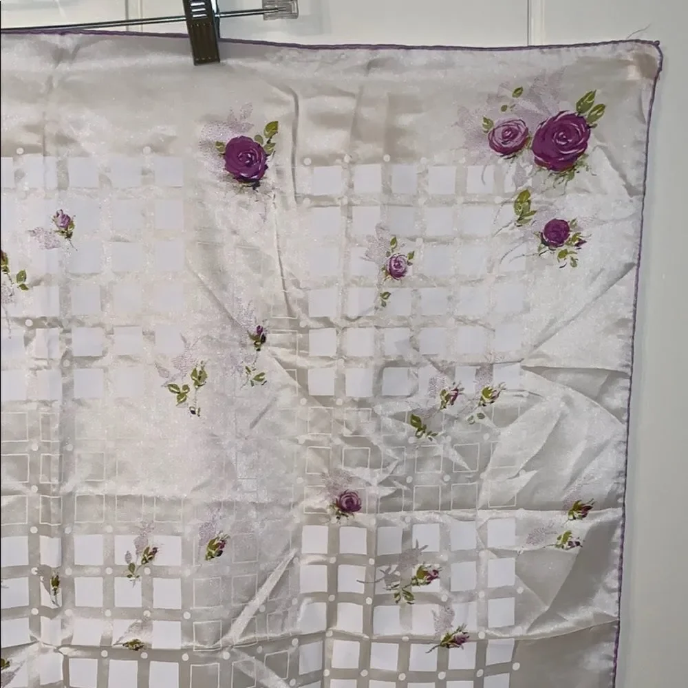 Vtg‎ white rayon/silk scarf with purple flowers